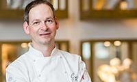 Christoph Rüffer, Küchenchef des Restaurants Haerlin** im Hotel Vier Jahreszeiten in Hamburg