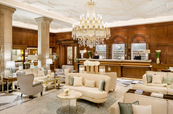 Hotel lobby of the Hotel Vier Jahreszeiten